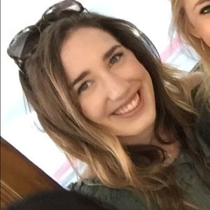 Meet your Posher, Kelli